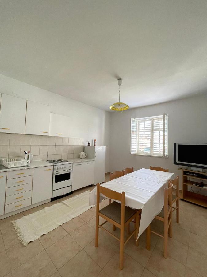 Holiday House Fila Turanj Esterno foto