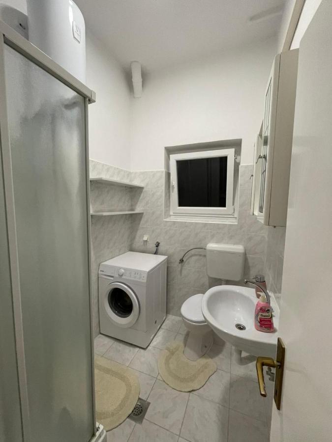 Holiday House Fila Turanj Esterno foto