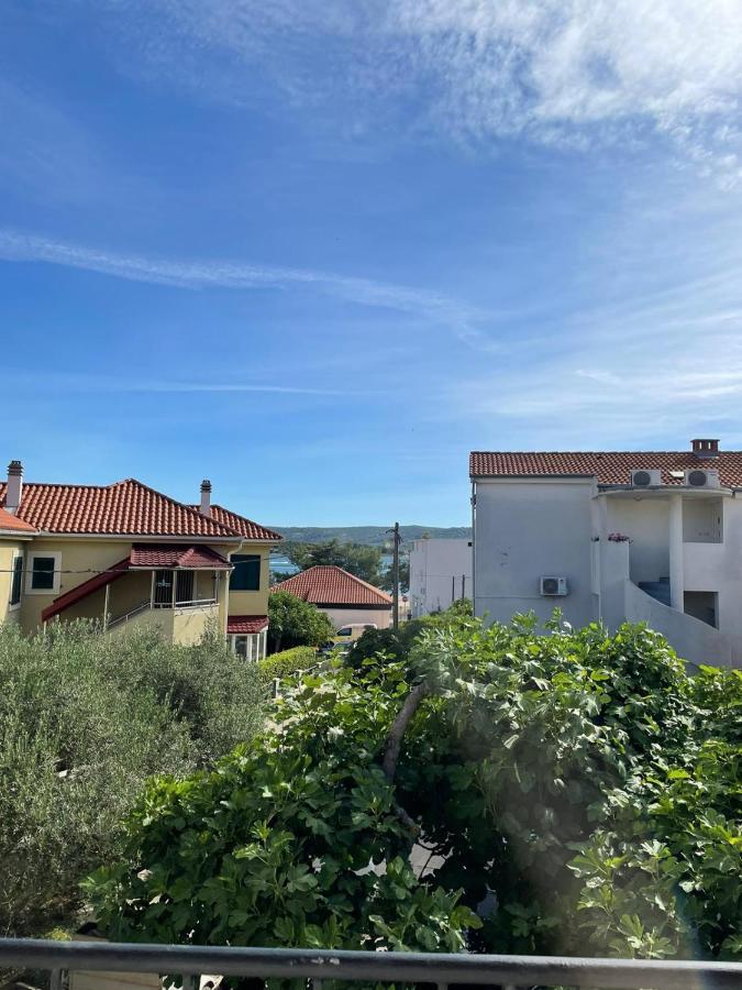 Holiday House Fila Turanj Esterno foto