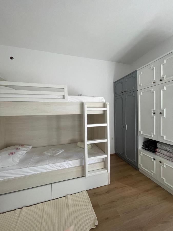 Holiday House Fila Turanj Esterno foto