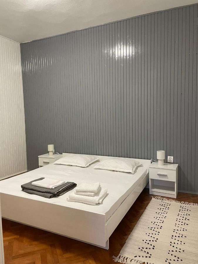 Holiday House Fila Turanj Esterno foto