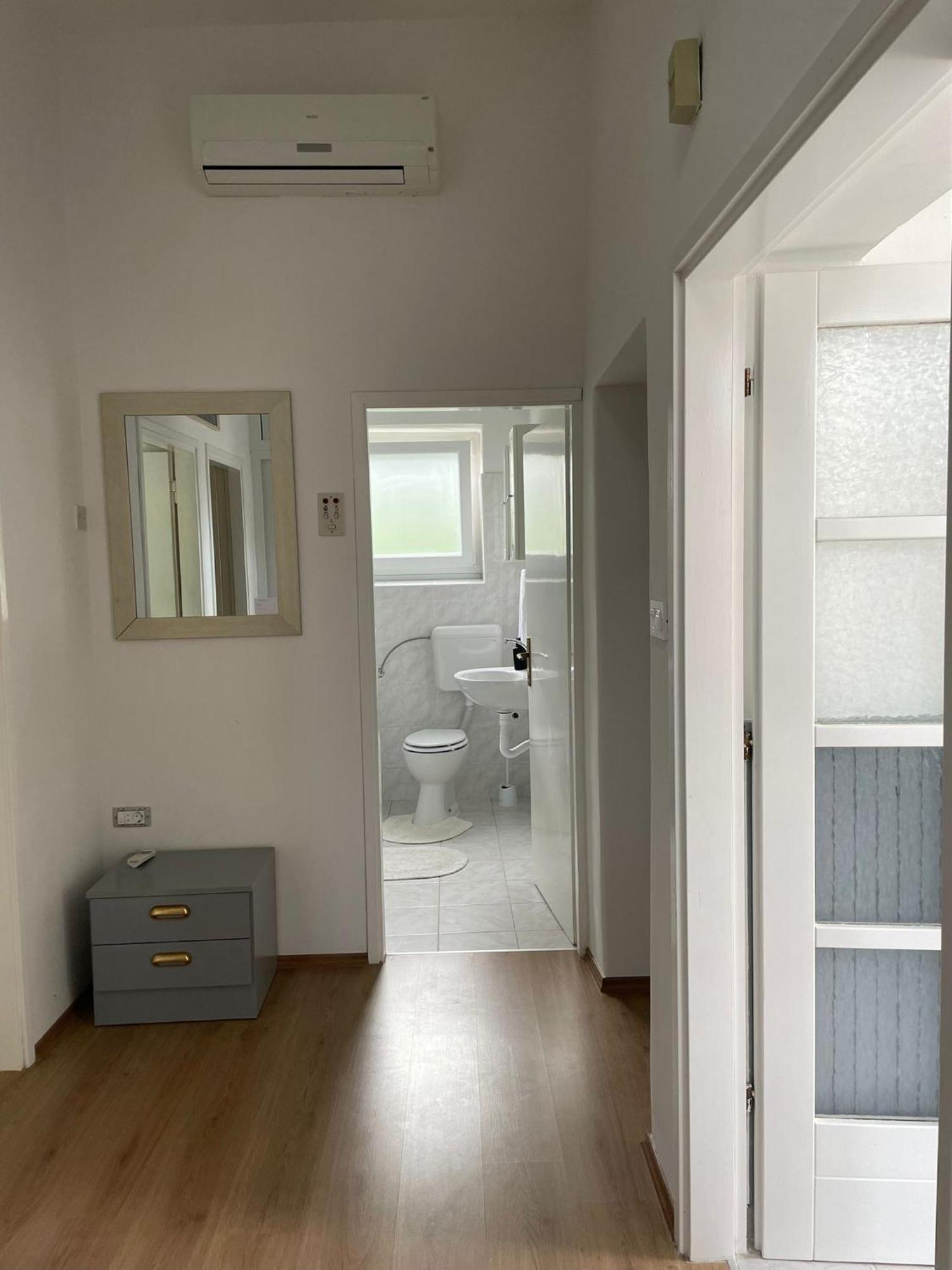 Holiday House Fila Turanj Esterno foto